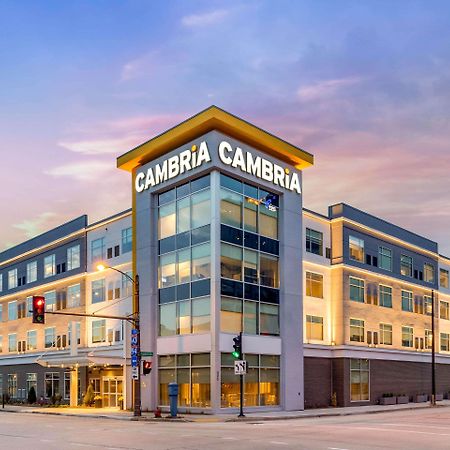 Cambria Hotel Milwaukee Downtown Exterior foto