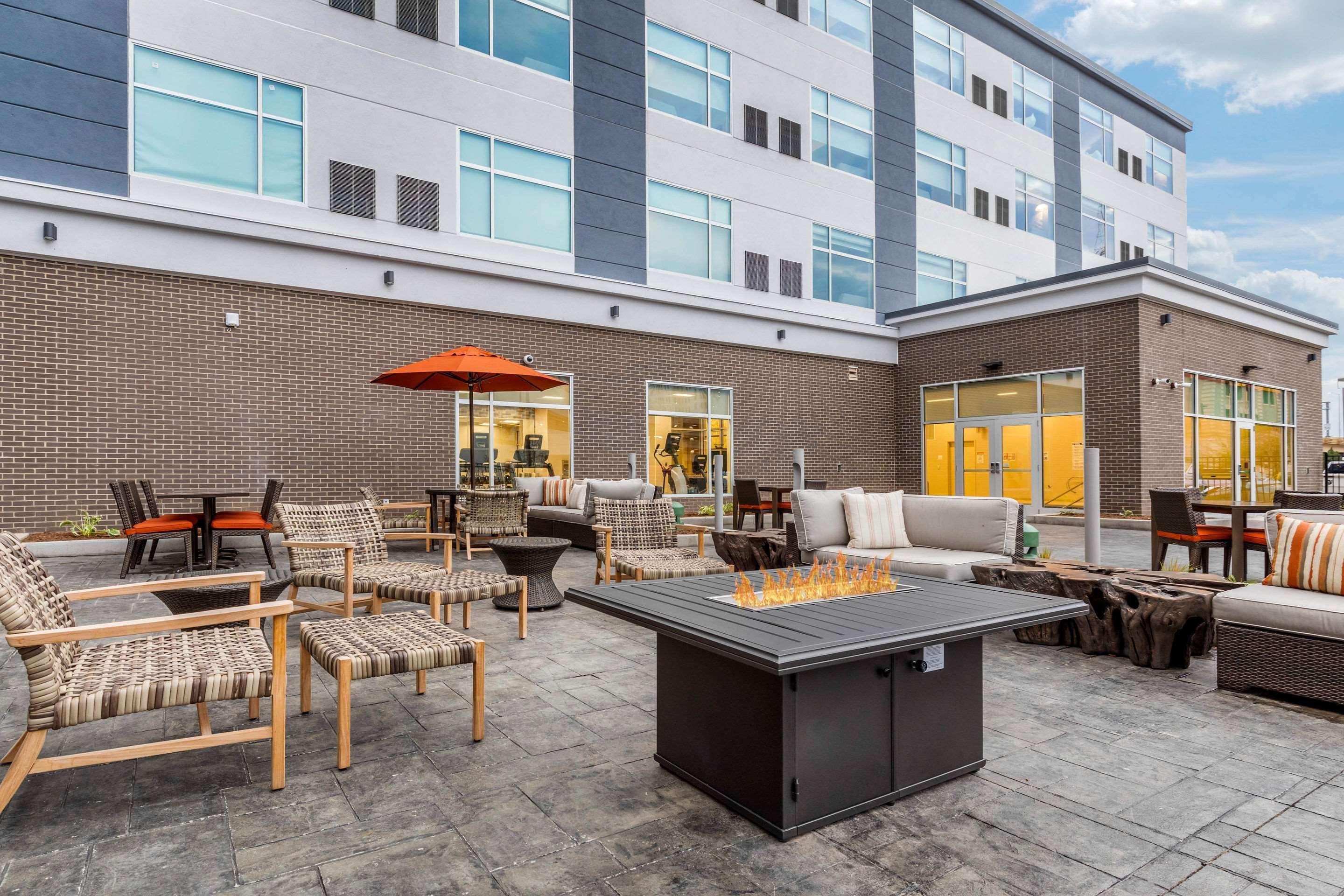 Cambria Hotel Milwaukee Downtown Exterior foto